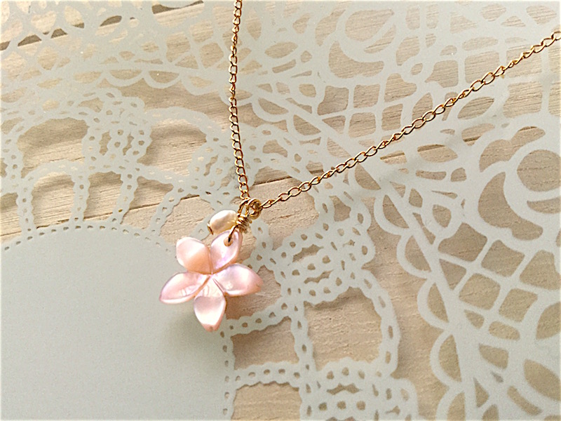 桜の花のネックレス